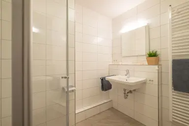 Ferienwohnung Gemeinsamzeit - Modernes Bad mit bodentiefer Dusche
