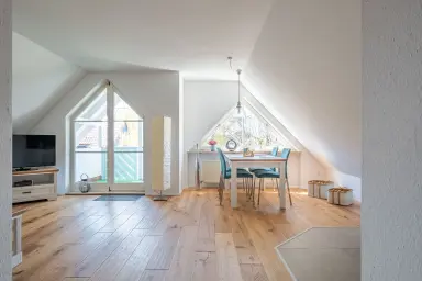 Ferienwohnung Bodenseeufer - Heller und freundlicher Wohnraum