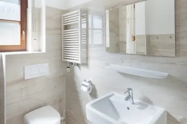 Ferienhaus La Perla – Fewo “Seeperle” - Tageslichtbad mit Dusche / WC