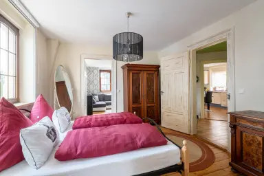 Villa am Schlosspark - Ferienwohnung "Donau" - Schlafzimmer (1) mit Doppelbett