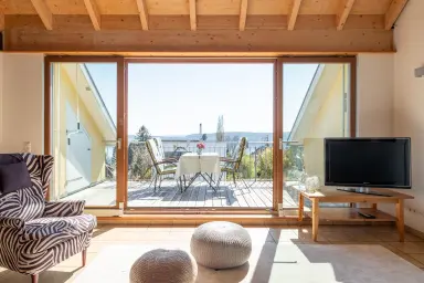 Ferienwohnung Storchennest - Blick zum Balkon