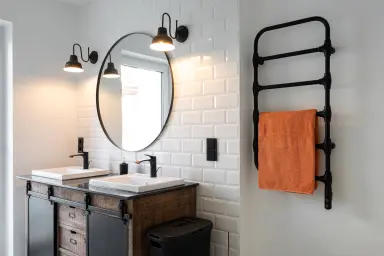 Ferienwohnung Industrial Style - Tageslicht-Badezimmer