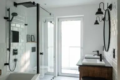 Ferienwohnung Industrial Style - Badezimmer mit bodenebener Dusche