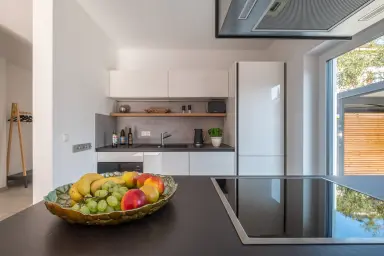 Ferienhaus Lee - Offene, voll ausgestattete Küche