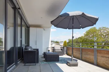 Ferienwohnung Penthouse Glückseeligkeit" - großer Balkon mit Lounge